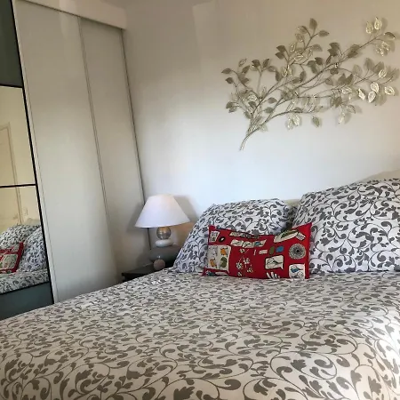 Bed & Breakfast Piscine Pour 6 Personnes Dans Quartier Calme