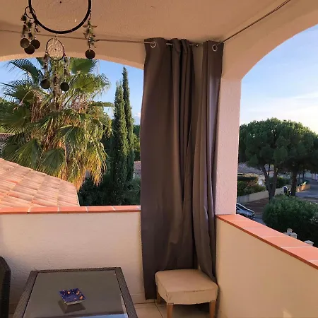 Piscine Pour 6 Personnes Dans Quartier Calme Bed & Breakfast *